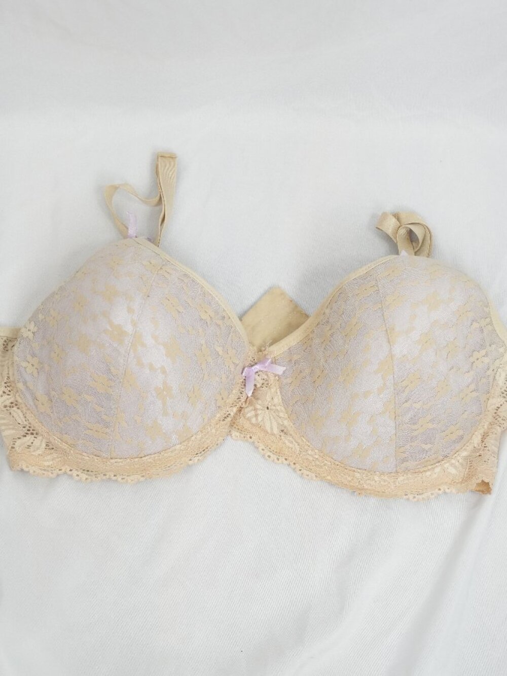 Chiara Vicci 40DD Bra Cream and Purple Floral Ribbon Accents  This women's bra i